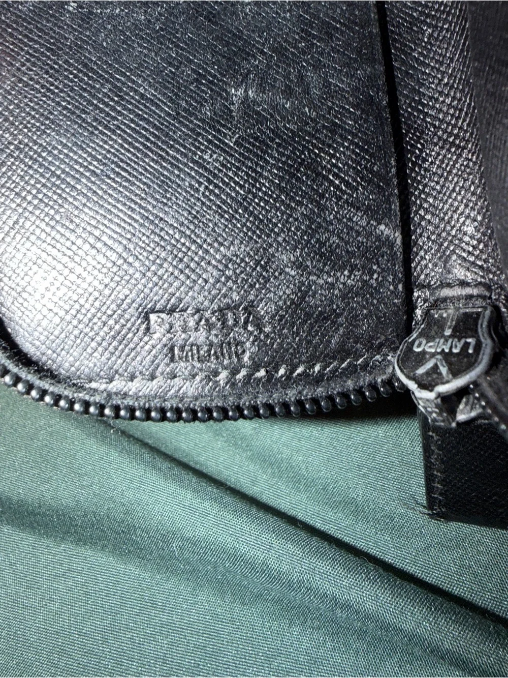 PRADA Black Saffiano Leather Zip key cles